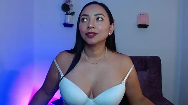 Emmi Cam online show from February 27, 2025, 2:10 am