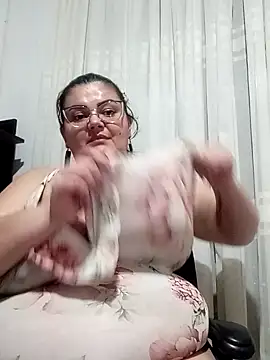 Snapshot of Madisonpalacio chatting on January 30, 2025, 3:00 am Madisonpalacio online show from January 30, 2025, 3:00 am