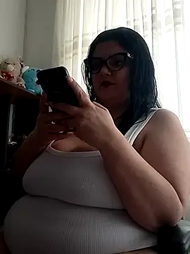 Snapshot of Madisonpalacio chatting on February 15, 2025, 8:33 pm Madisonpalacio online show from February 15, 2025, 8:33 pm