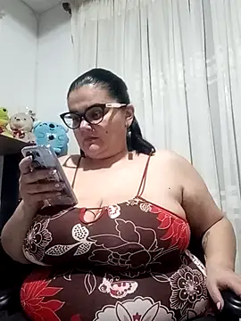 Snapshot of Madisonpalacio chatting on February 24, 2025, 1:24 am Madisonpalacio online show from February 24, 2025, 1:24 am