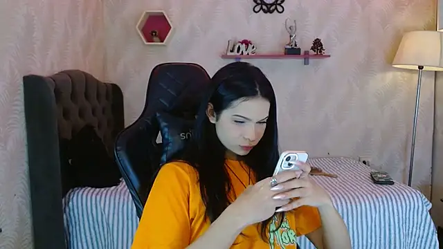 Snapshot of andy_bell_x chatting on October 20, 2025, 6:03 am andy bell x online show from October 20, 2025, 6:03 am