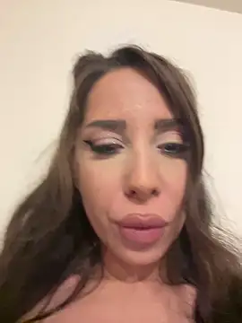 AvaLanne  online show from February 10, 2026, 6:01 pm