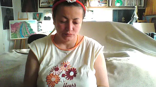 MariaAnaSunshine online show from October 28, 2025, 7:45 am