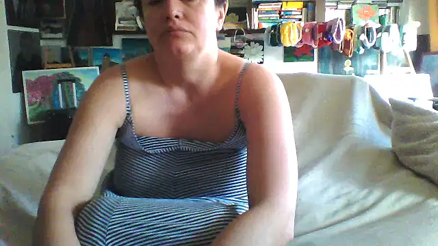 MariaAnaSunshine online show from November 13, 2025, 10:14 am