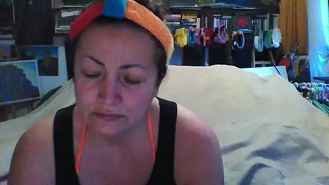 MariaAnaSunshine online show from November 26, 2025, 6:58 am