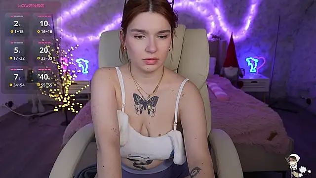 RedShinee online show from February 5, 2025, 2:05 pm