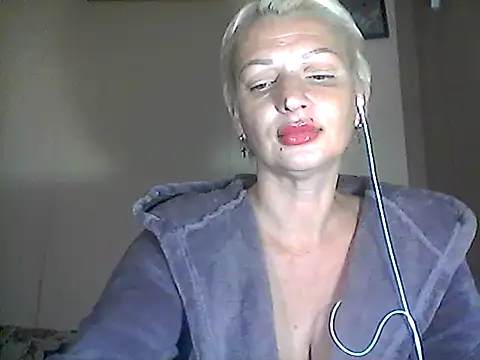 Snapshot of MaryJane441 chatting on October 5, 2025, 7:34 pm MaryJane441 online show from October 5, 2025, 7:34 pm