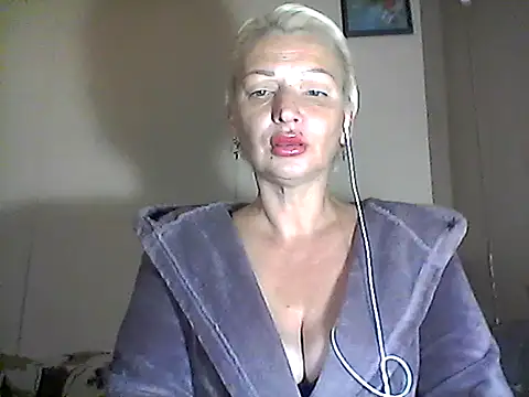 Snapshot of MaryJane441 chatting on October 7, 2025, 7:22 pm MaryJane441 online show from October 7, 2025, 7:22 pm