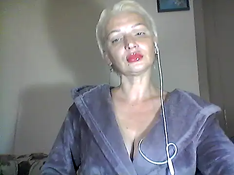 Snapshot of MaryJane441 chatting on October 9, 2025, 7:34 pm MaryJane441 online show from October 9, 2025, 7:34 pm