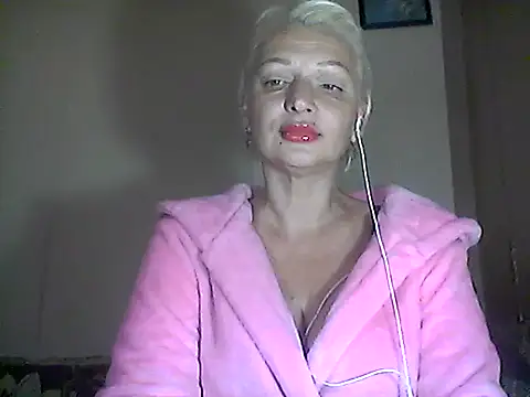 Snapshot of MaryJane441 chatting on October 14, 2025, 6:31 pm MaryJane441 online show from October 14, 2025, 6:31 pm