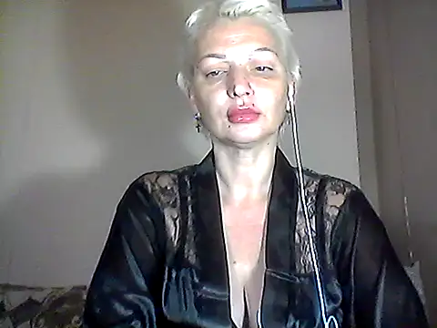 Snapshot of MaryJane441 chatting on November 11, 2025, 8:25 am MaryJane441 online show from November 11, 2025, 8:25 am