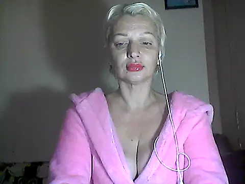 Snapshot of MaryJane441 chatting on November 18, 2025, 9:03 am MaryJane441 online show from November 18, 2025, 9:03 am