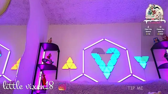 littlevixen18 online show from January 7, 2026, 2:08 pm