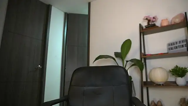 Snapshot of alexajhonsonsof chatting on March 4, 2025, 8:13 am alexajhonsonsof online show from March 4, 2025, 8:13 am