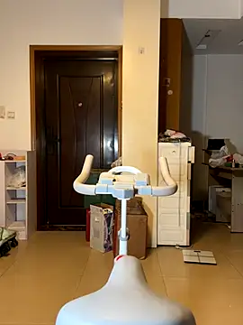 Tastemystrawberry online show from October 18, 2025, 3:35 pm