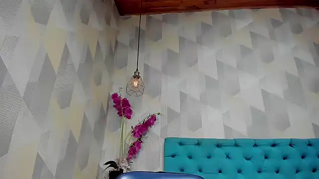 AnnieSoul online show from November 5, 2025, 6:08 pm