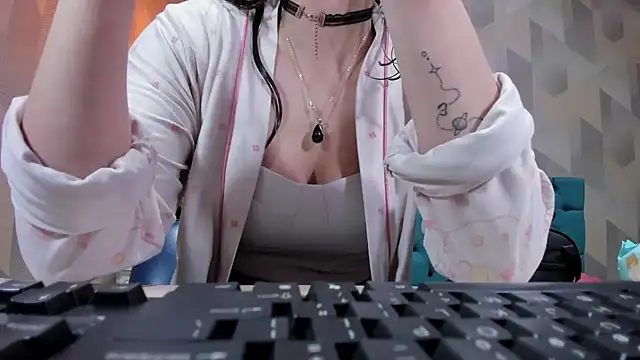 AnnieSoul online show from November 24, 2025, 2:50 pm