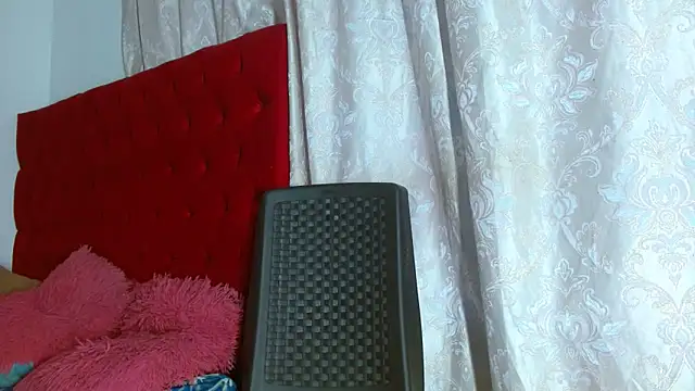 Snapshot of cristinamontiel chatting on October 7, 2025, 2:14 pm cristinamontiel online show from October 7, 2025, 2:14 pm