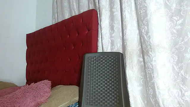 Snapshot of cristinamontiel chatting on October 11, 2025, 2:26 pm cristinamontiel online show from October 11, 2025, 2:26 pm