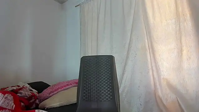 Snapshot of cristinamontiel chatting on April 11, 2026, 2:21 pm cristinamontiel online show from April 11, 2026, 2:21 pm