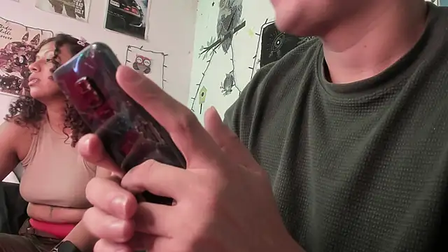 hothoneychile online show from November 8, 2025, 4:51 pm