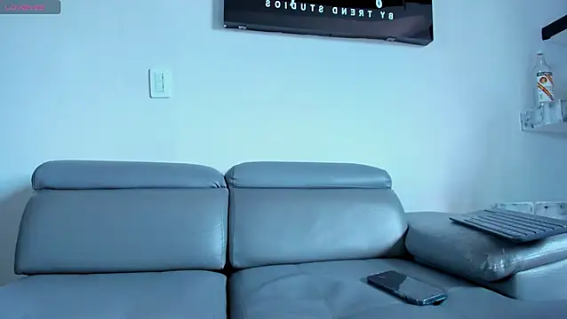 RoxyRoss  online show from January 23, 2025, 5:31 pm