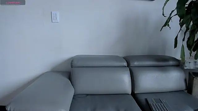 RoxyRoss  online show from September 20, 2025, 2:07 pm