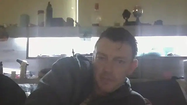 MDeez11 online show from May 20, 2026, 2:07 am