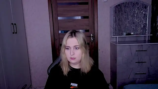 Kristy-Max online show from February 22, 2026, 10:52 pm