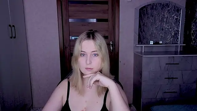 Kristy-Max online show from February 25, 2026, 9:35 pm