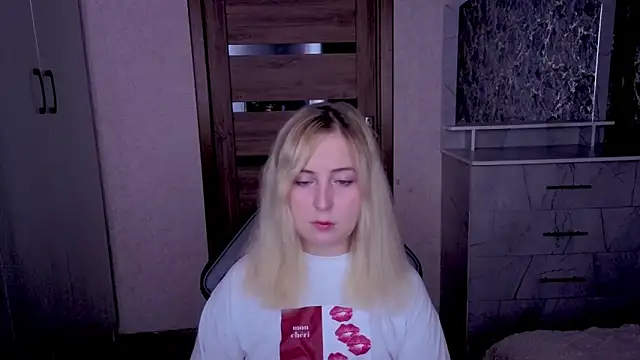 Kristy-Max online show from May 28, 2026, 7:33 pm