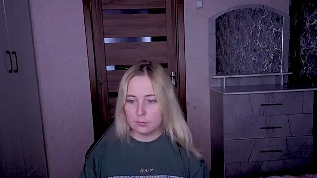 Kristy-Max online show from June 1, 2026, 8:43 pm