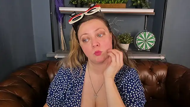 JesiaFoxi online show from January 2, 2025, 4:02 pm