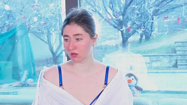 GentleSparkMay online show from February 9, 2025, 9:47 am