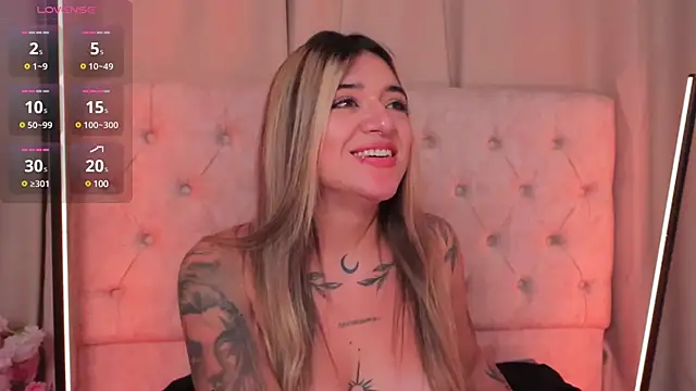 ashleyvalirya online show from February 17, 2025, 7:37 am