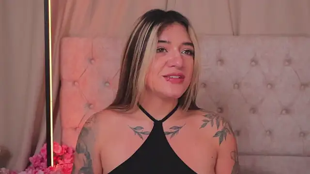 ashleyvalirya online show from February 26, 2025, 10:15 am