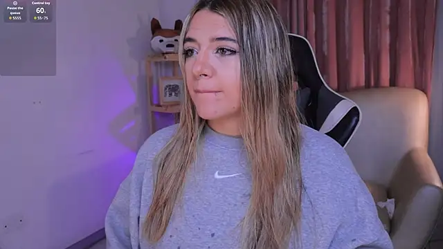 ashleyvalirya online show from September 12, 2025, 3:50 am