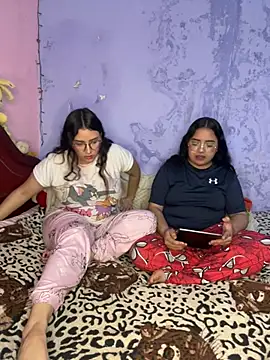 maddie-and-chelsea- online show from February 1, 2026, 4:05 pm