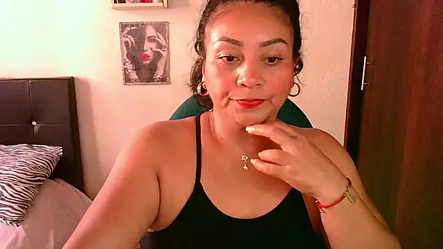 Snapshot of zaray_bella chatting on May 9, 2026, 9:09 pm zaray bella online show from May 9, 2026, 9:09 pm