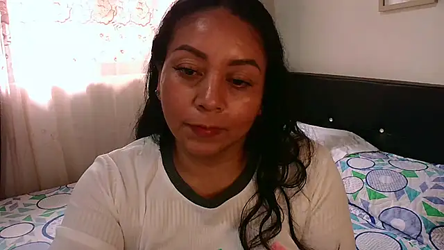 Snapshot of zaray_bella chatting on June 6, 2026, 9:08 pm zaray bella online show from June 6, 2026, 9:08 pm