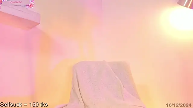 Snapshot of Samara_Gray chatting on December 16, 2024, 3:54 pm Samara Gray online show from December 16, 2024, 3:54 pm