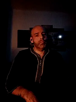 Snapshot of medioarabemediogypsi chatting on March 14, 2026, 12:39 am medioarabemediogypsi online show from March 14, 2026, 12:39 am