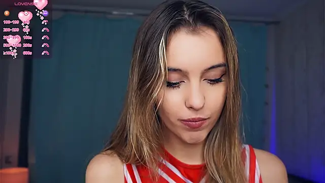 FannyHewson online show from November 15, 2025, 7:54 pm