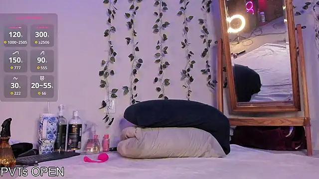 Peaches N Kreme online show from February 12, 2026, 4:18 am