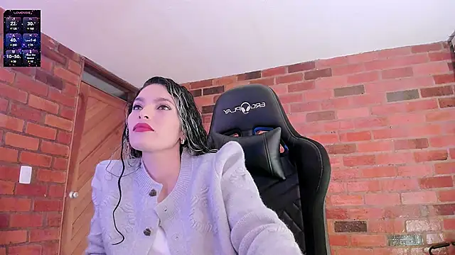 paulinabarnett- online show from January 1, 2025, 2:30 am