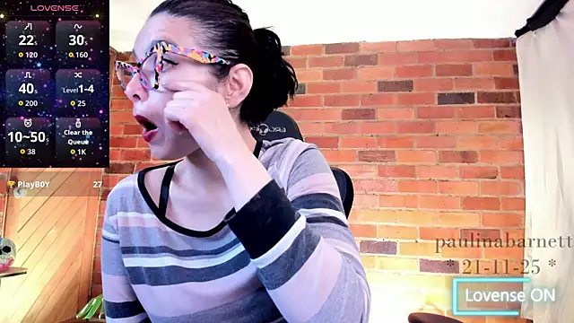 paulinabarnett- online show from November 21, 2025, 3:44 pm