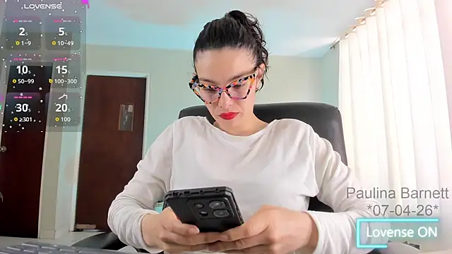 paulinabarnett- online show from April 7, 2026, 3:01 pm