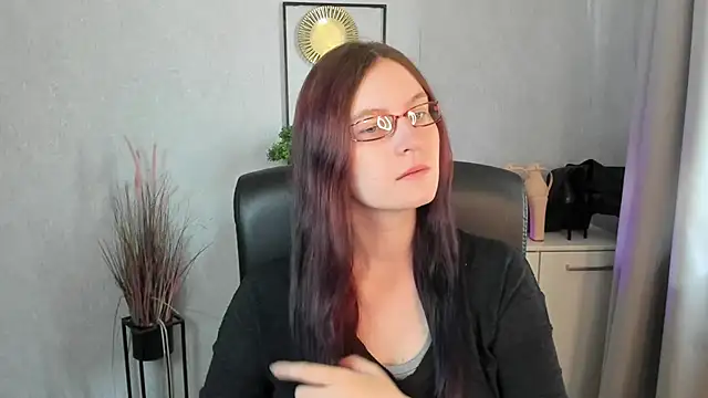 Snapshot of emmaxDelight chatting on July 15, 2026, 5:45 am emmaxDelight online show from July 15, 2026, 5:45 am