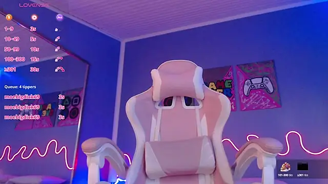 zoe jones13 online show from March 17, 2025, 9:55 am