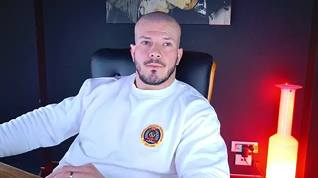 AngeloEric online show from December 4, 2024, 8:23 am